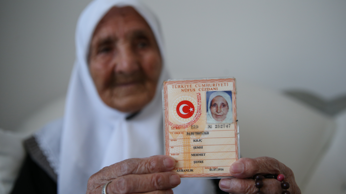 Şemsi nine 110 yaşını görmenin sırrını açıkladı: Her gün aynı besini tüketti