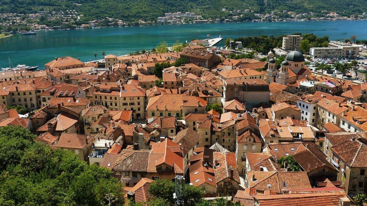 600 bin nüfuslu ülkeyi AB'ye alacaklar