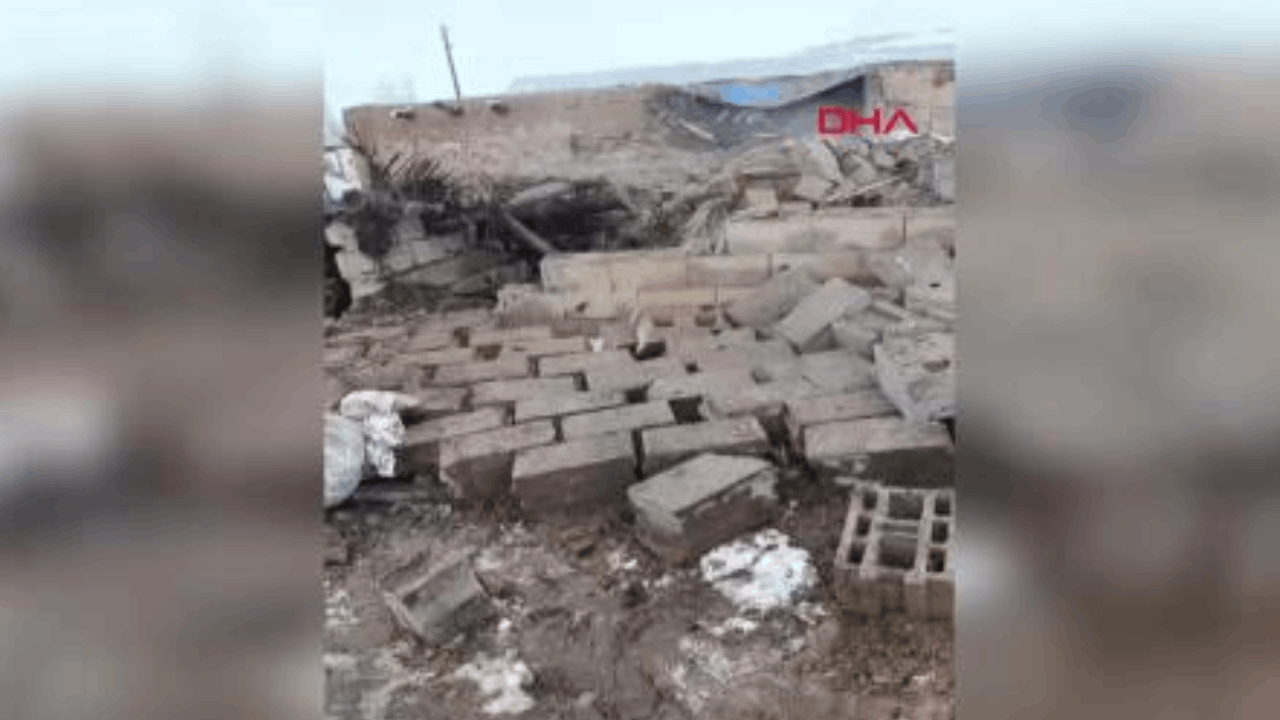 Van'da ahır çöktü; 20 küçükbaş öldü