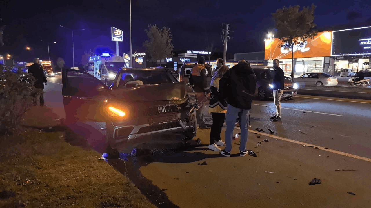 Bursa'da zincirleme trafik kazasında 3 kişi yaralandı