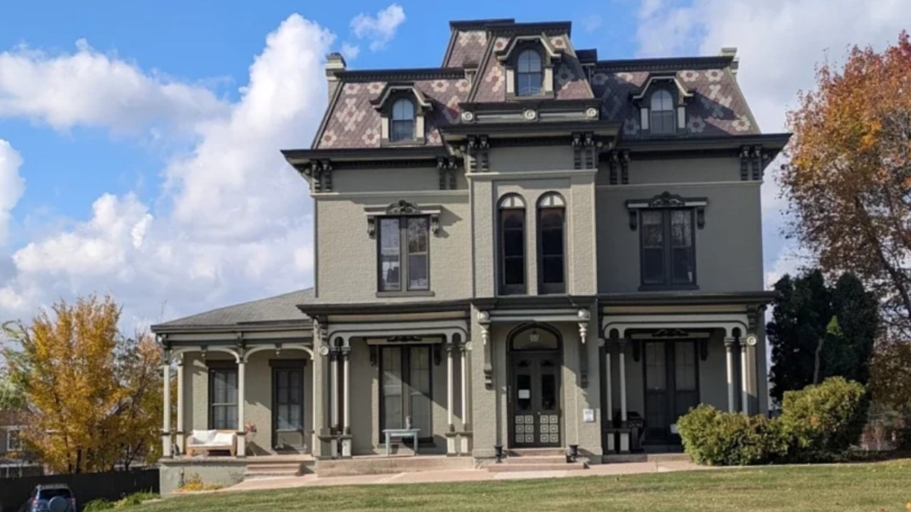 Zamanında 1 dolara aldıkları tarihi binayı rekor fiyata sattılar