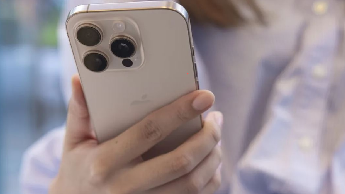 Iphone'da görülmemiş tehlike: Tıklamaya bile gerek kalmadan sızıyor