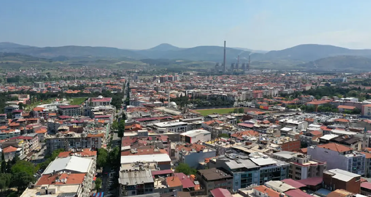 Bir mahallede apar topar başka yere taşınıyor