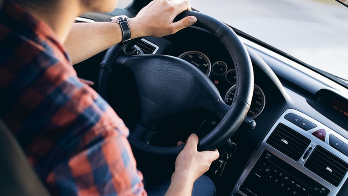 Direksiyon başında bu hataya düşmeyin: Trafikte bir anlık dalgınlık bile cep yakacak