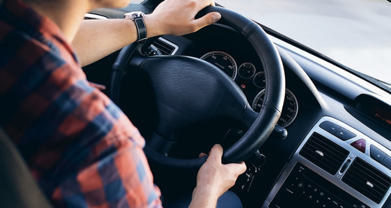 Direksiyon başında bu hataya düşmeyin: Trafikte bir anlık dalgınlık bile cep yakacak