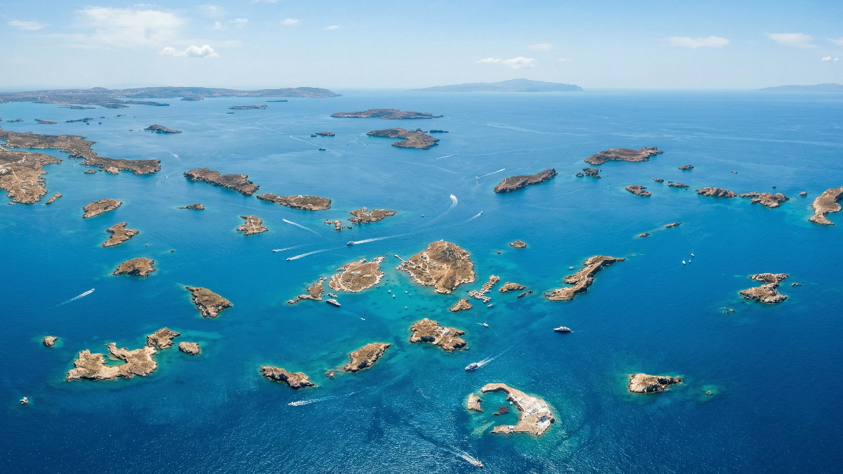 Komşu, Ege'deki 40 adasını İsrail'e satıyor