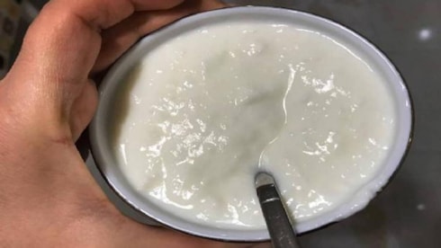 Danone, Chobani'ye dava açtıYoğurt pazarının iki devi karşı karşıya geldi. Danone, rakibi Chobani’yi yüksek proteinli ürün serisinde etiket iddialarını abartarak tüketicileri yanıltmakla suçladı ve Manhattan federal mahkemesinde dava açtı.