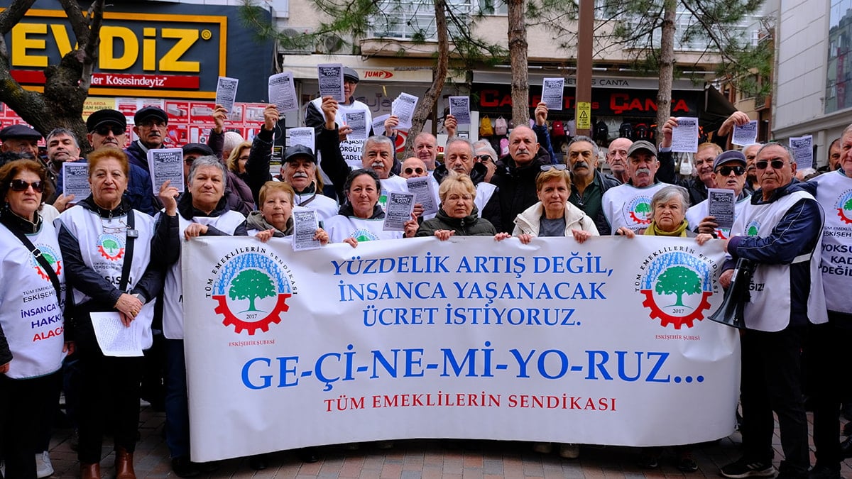 Emekliler 20 bin lira  seyyanen zam istedi