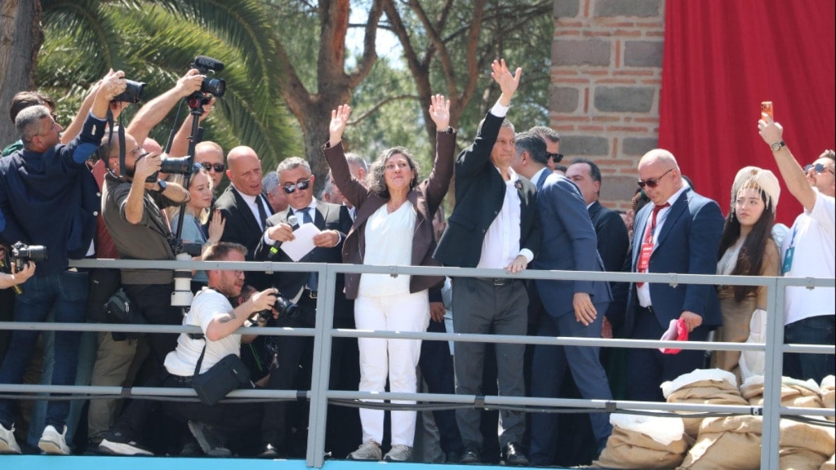 10 ton mesir macunu 20 dakikada saçıldı