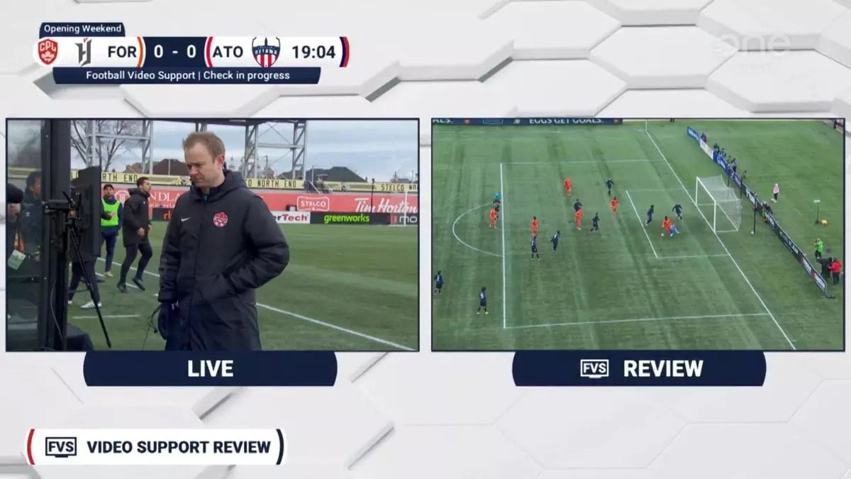 Futbol kurallarında tarihi değişiklik! İlk kez denendi