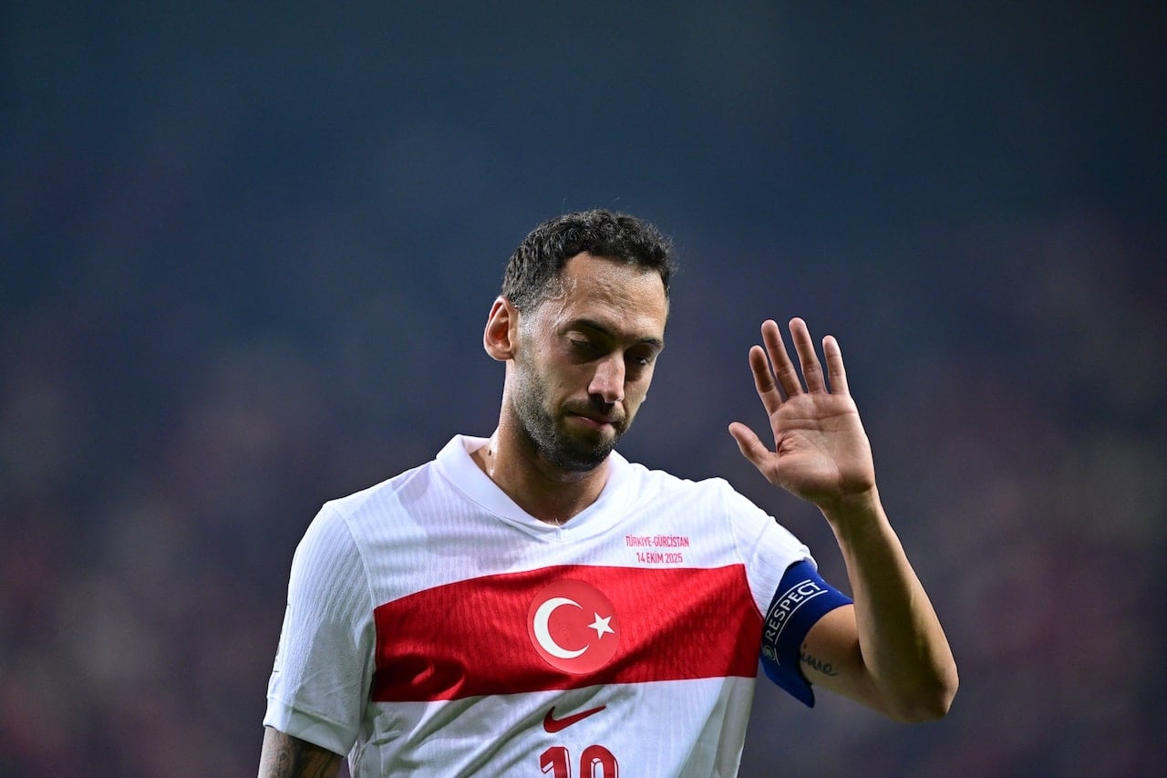 Hakan Çalhanoğlu’ndan Galatasaray taraftarını üzen sözler