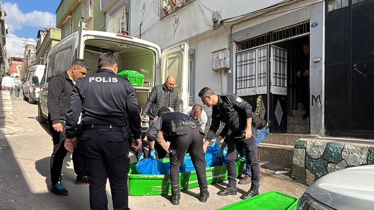 14 yaşındaki kız çocuğu babasını bıçakladı, polis merkezine gidip teslim oldu