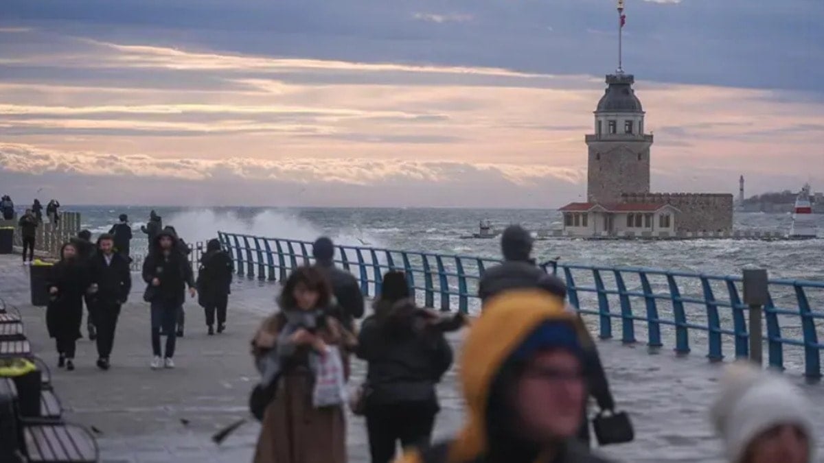 Balkanlardan yola çıktı saatler sonra İstanbul'u etkisi altına alacak...