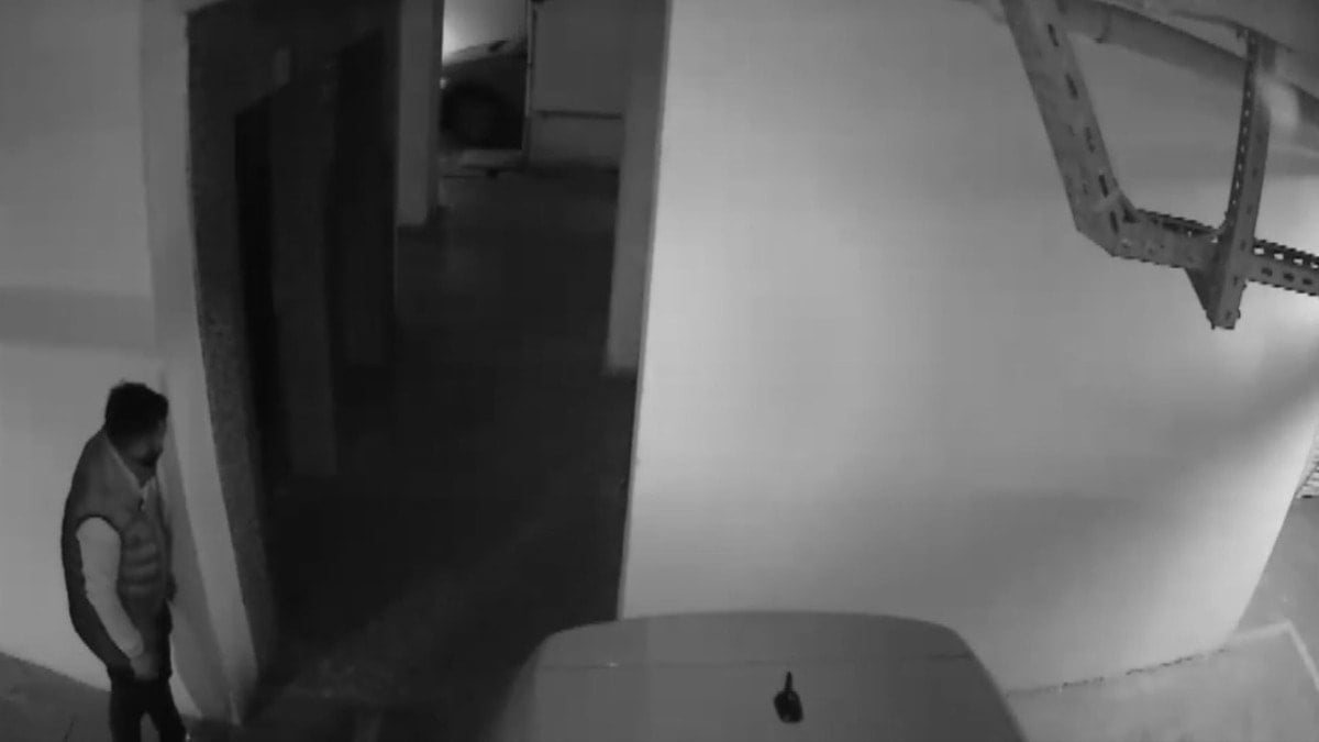 Kadıköy’de lüks sitelerden hırsızlık yapan 2 şüpheli yakalandı