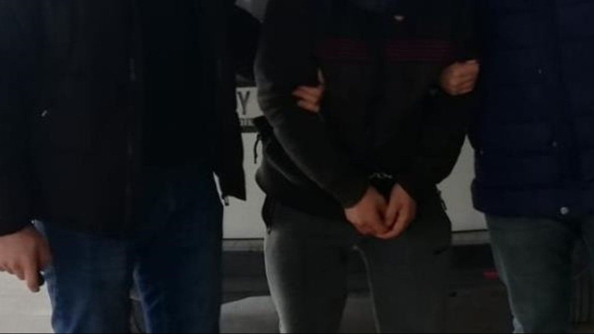 Çanakkale'de silahlı 'tehdit' paylaşımı yapan lise öğrencisine gözaltı