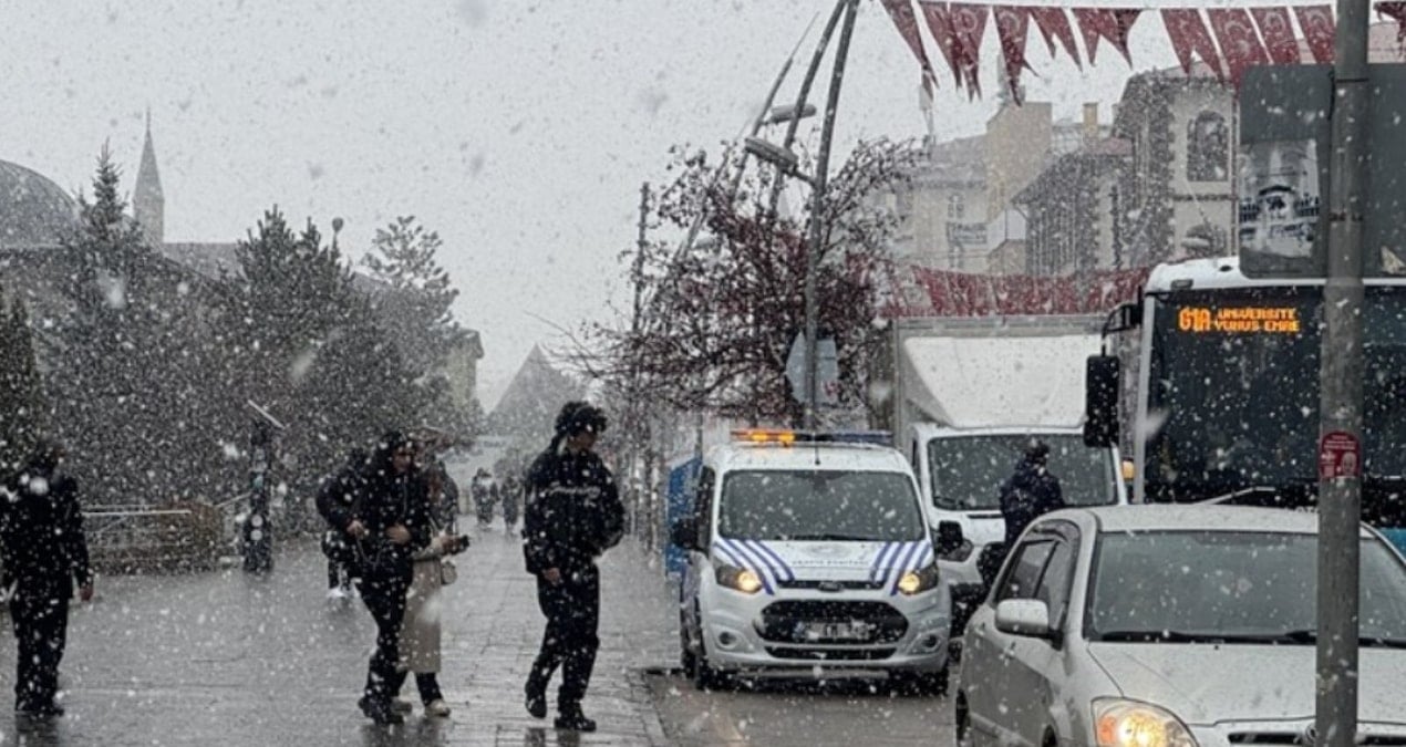 Nisan ayında kar sürprizi! Bir şehrimiz beyaza büründü