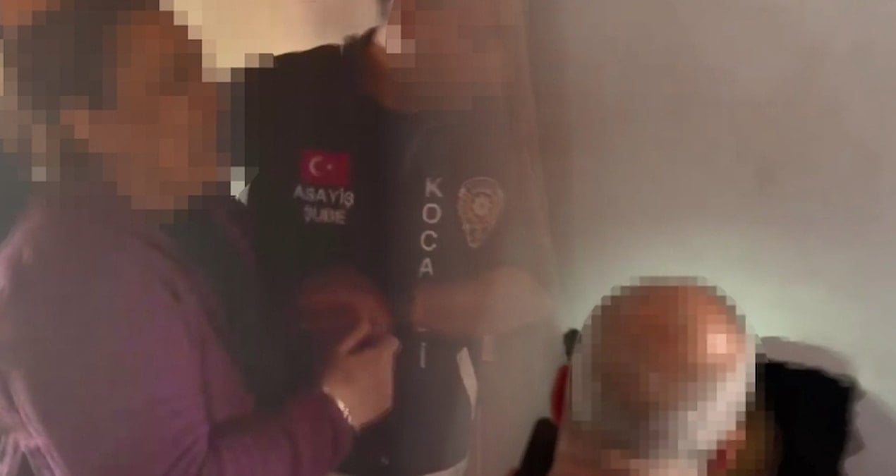 Firari suç makinesi gizli bölmede yakayı ele verdi