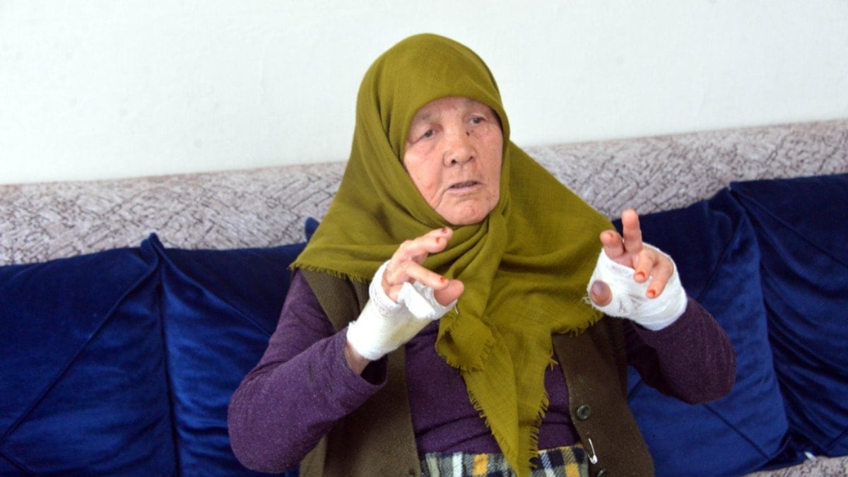 85 yaşındaki komşusunu bıçakla yaralayıp bileziklerini çaldı