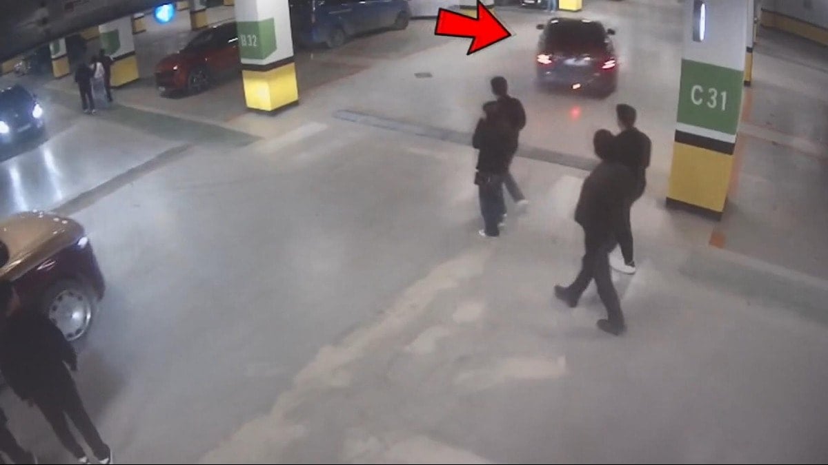 Sarıyer’de AVM otoparkında drift kamerada