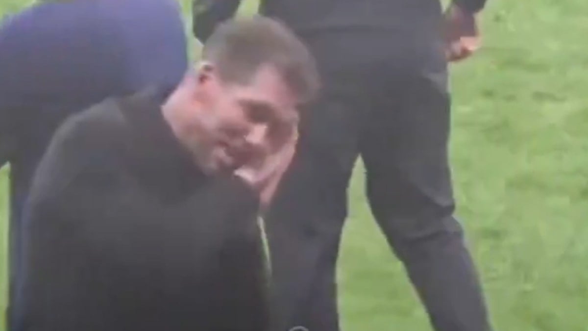 Ünlü teknik adamdan tribünlere olay hareket: Hadi uyuyun!