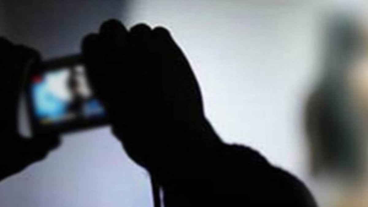 İş insanlarına kadın gönderip kayda almış!