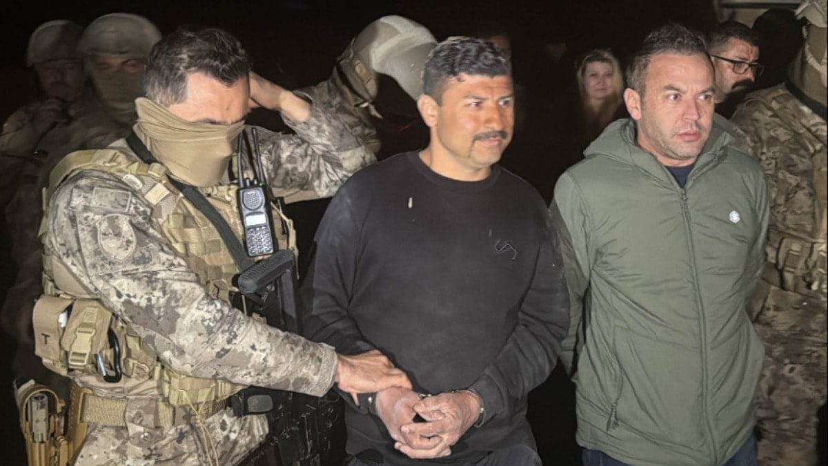 Uşak'ta polise silahlı saldırı: 2 polis yaralandı