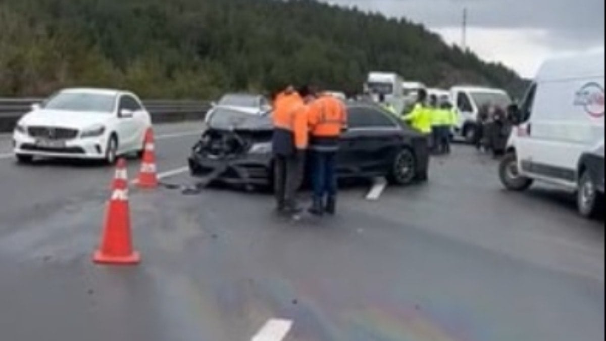 Anadolu Otoyolu’nda 10 araç zincirleme kazaya karıştı; 6 yaralı