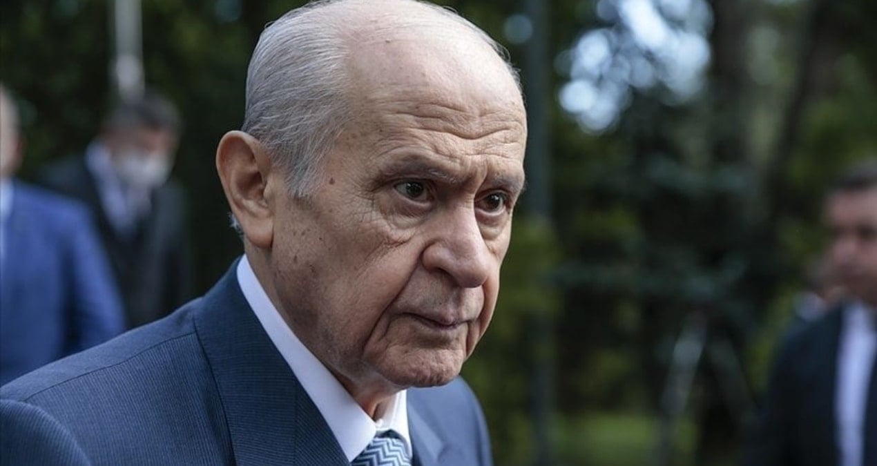 AKP'li isimden dikkat çeken yorum: Devlet Bey güncelliyor