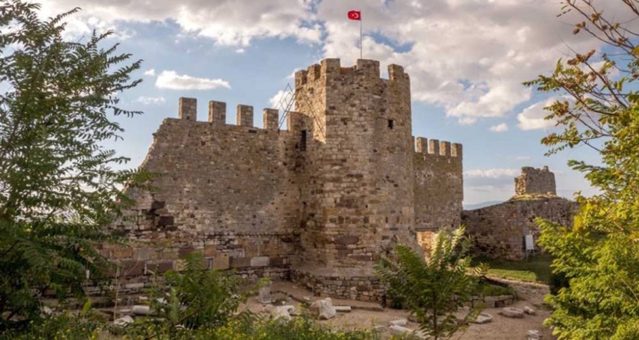 Tarihi kaleye tarihi bütçe: 1000 TL