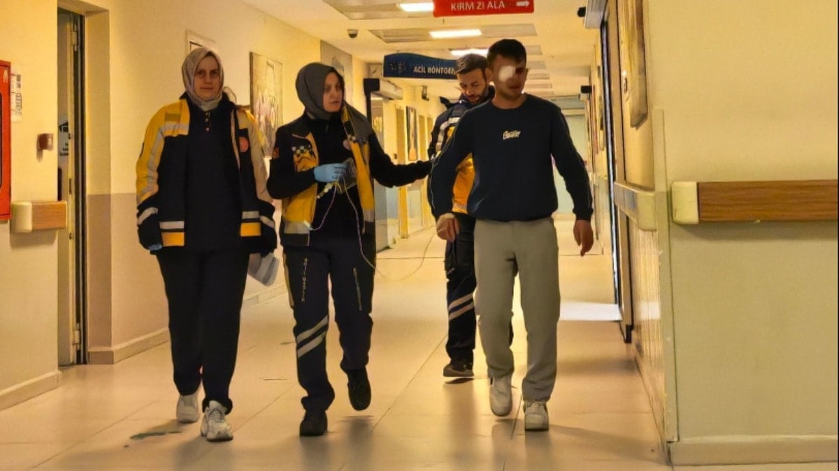 Kesim sırasında fırlayan ağaç parçası gözüne saplandı