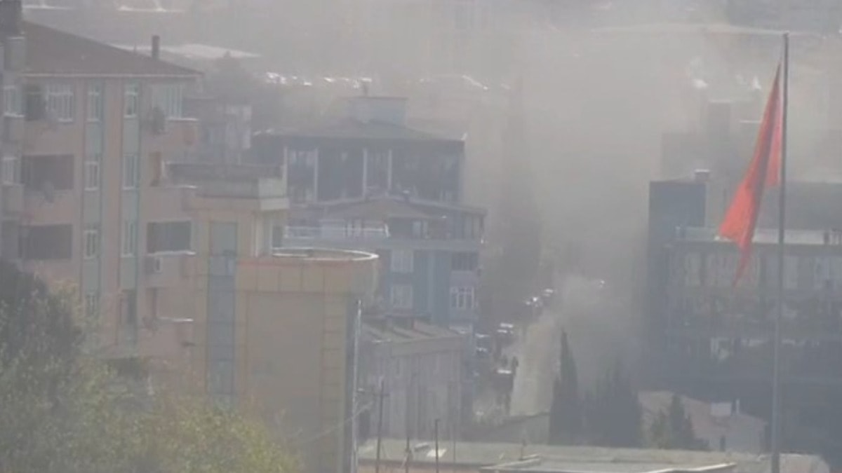 Pendik'te iş yerinde yangın