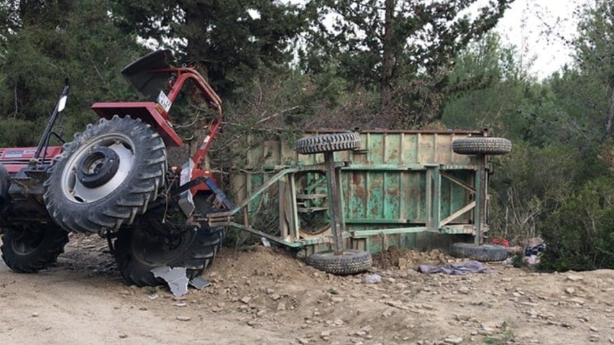 Manisa'da traktör devrildi: 3 kişi yaşamını yitirdi
