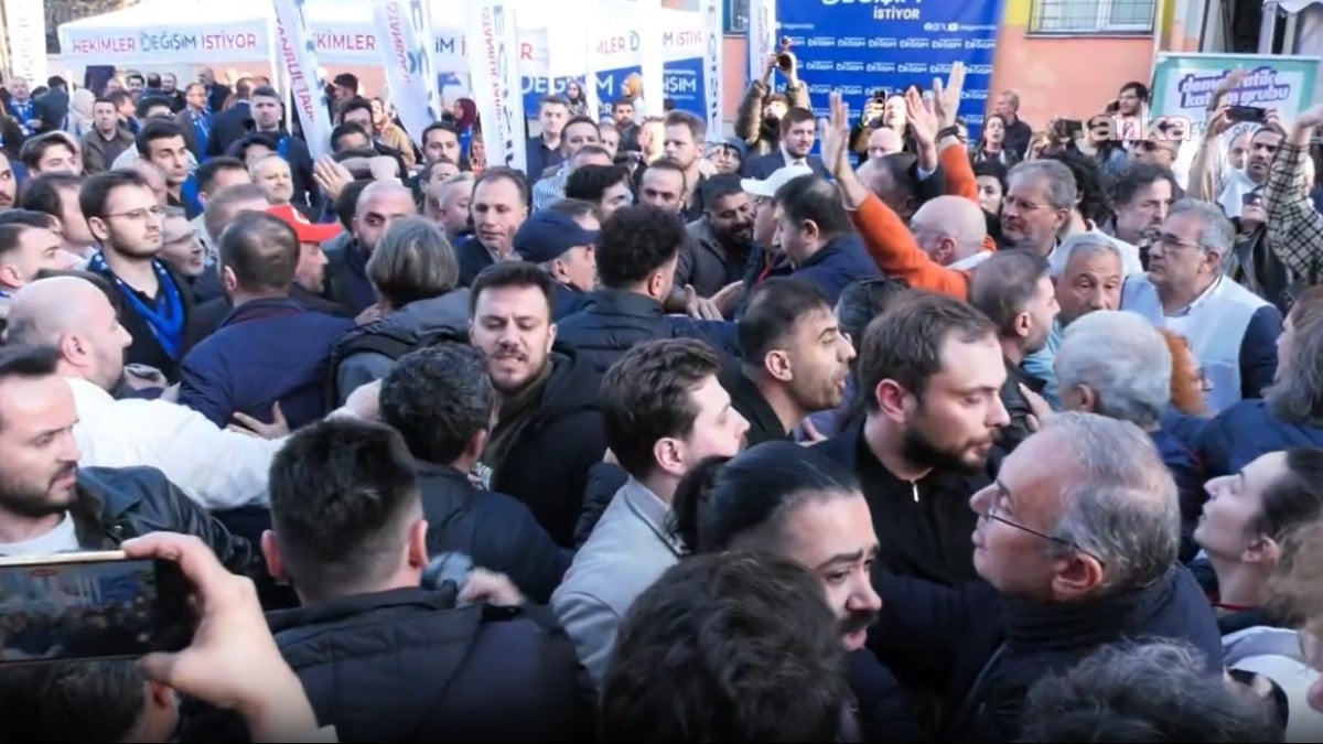 İstanbul Tabip Odası seçiminde gergin anlar... AKP ve MHP'nin birleştiği liste kaybetti