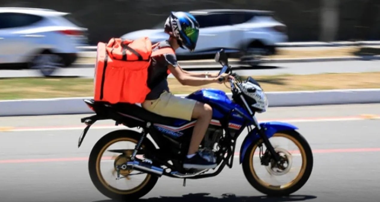 Kurye kapıda kaldı sosyal medya karıştı! Okulda paket servis krizi