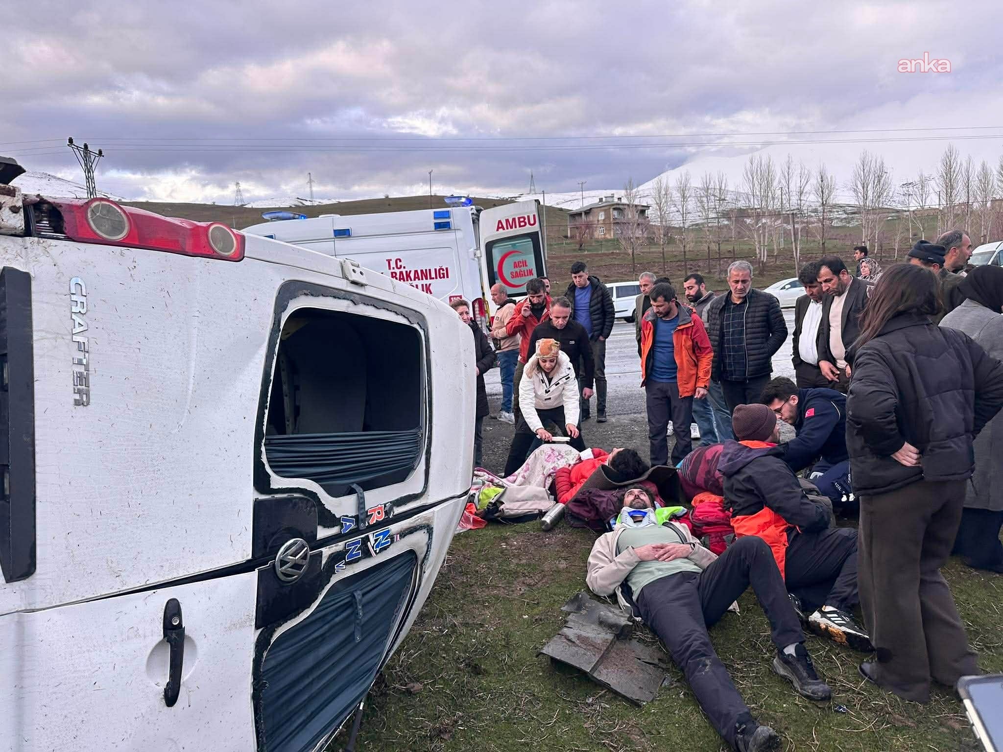 Van'da korkunç kaza: Ölü ve yaralılar var!