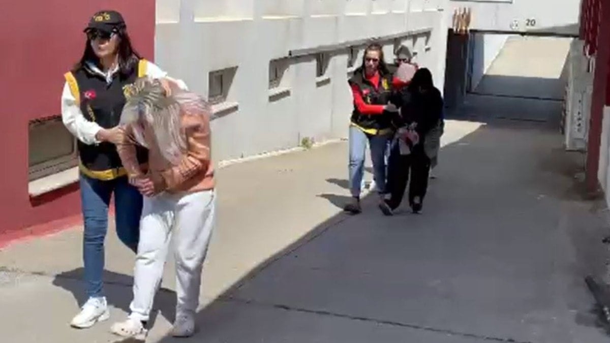 Adana'da masaj salonlarına 'fuhuş' operasyonu