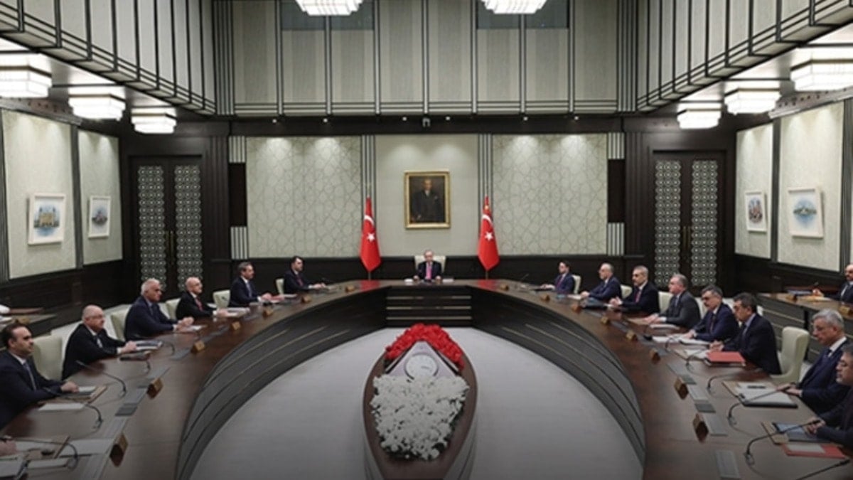 Ankara'da seçim hazırlığı! Parti ve kabinede kadro değişimi iddiası