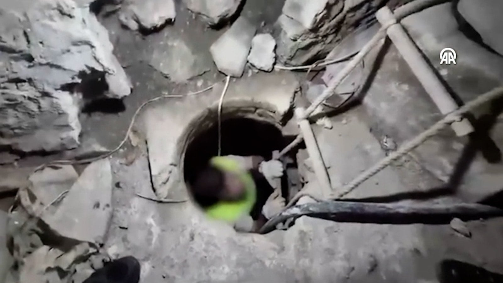 İstanbul'un göbeğinde define ararken yakalandılar