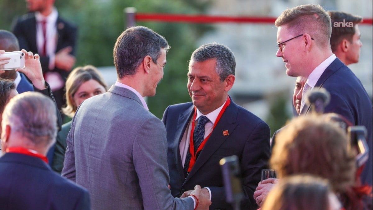 Özgür Özel, Sanchez ile bir araya geldi