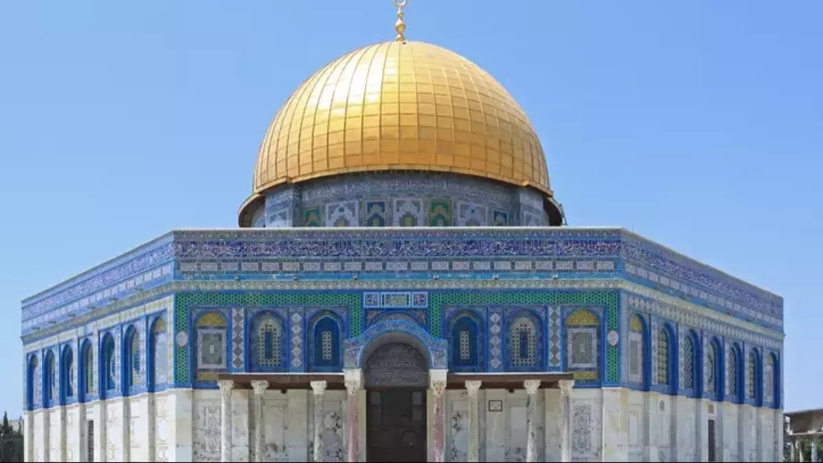 Mescid-i Aksa 41 gün sonra ibadete açıldı