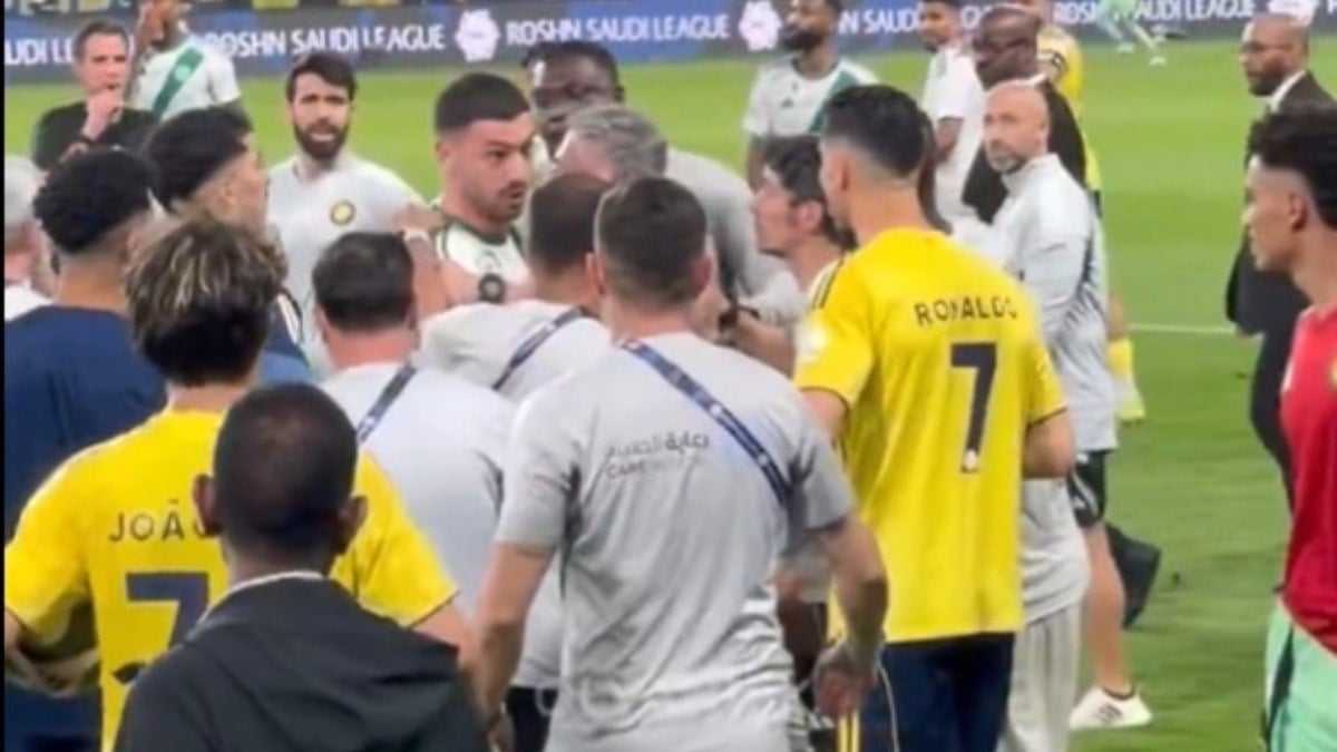 Eski dostlar düşman oldu: Merih Demiral, Cristiano Ronaldo'nun üzerine yürüdü