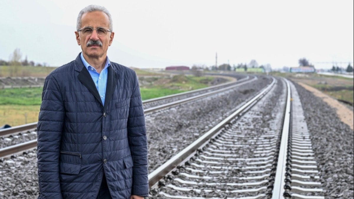 Suriye sınırındaki 350 kilometrelik hat tren trafiğine açıldı