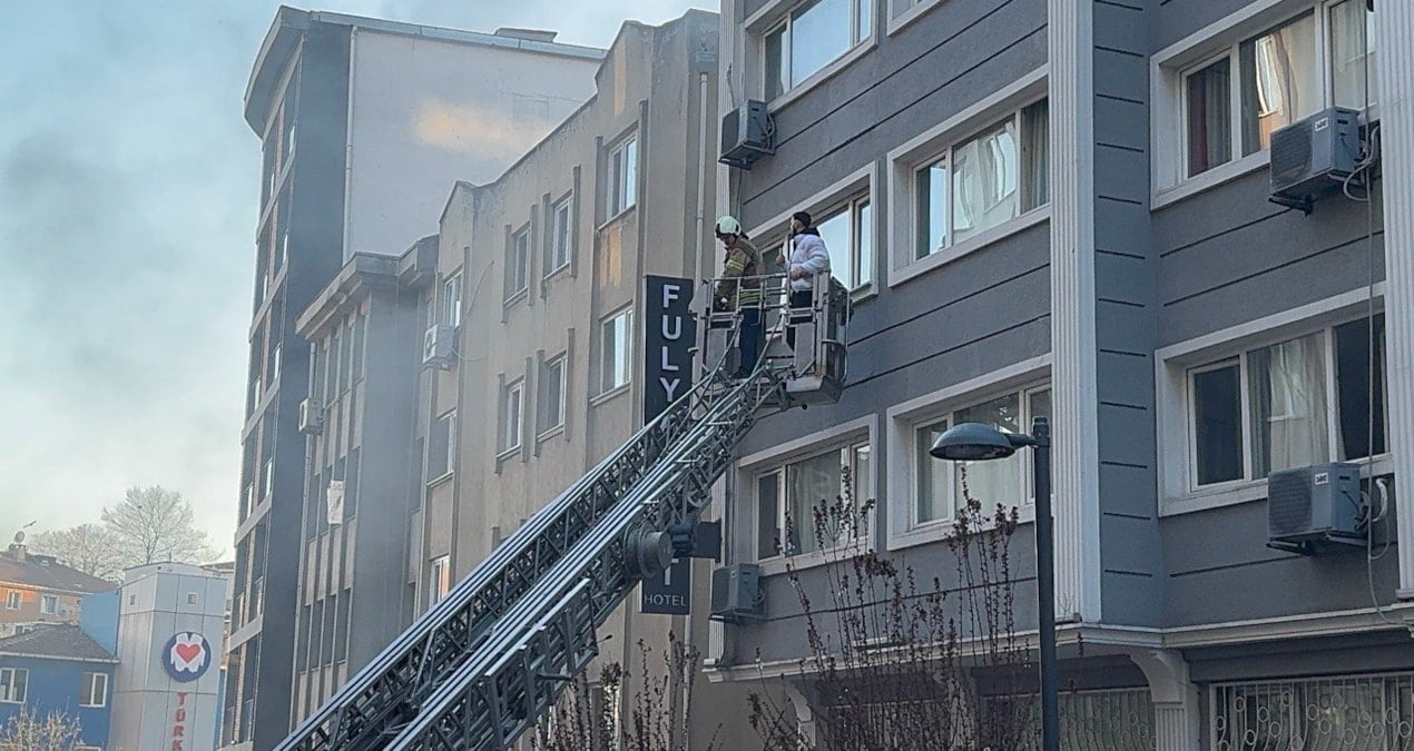 Şişli'de 6 katlı otelde yangın