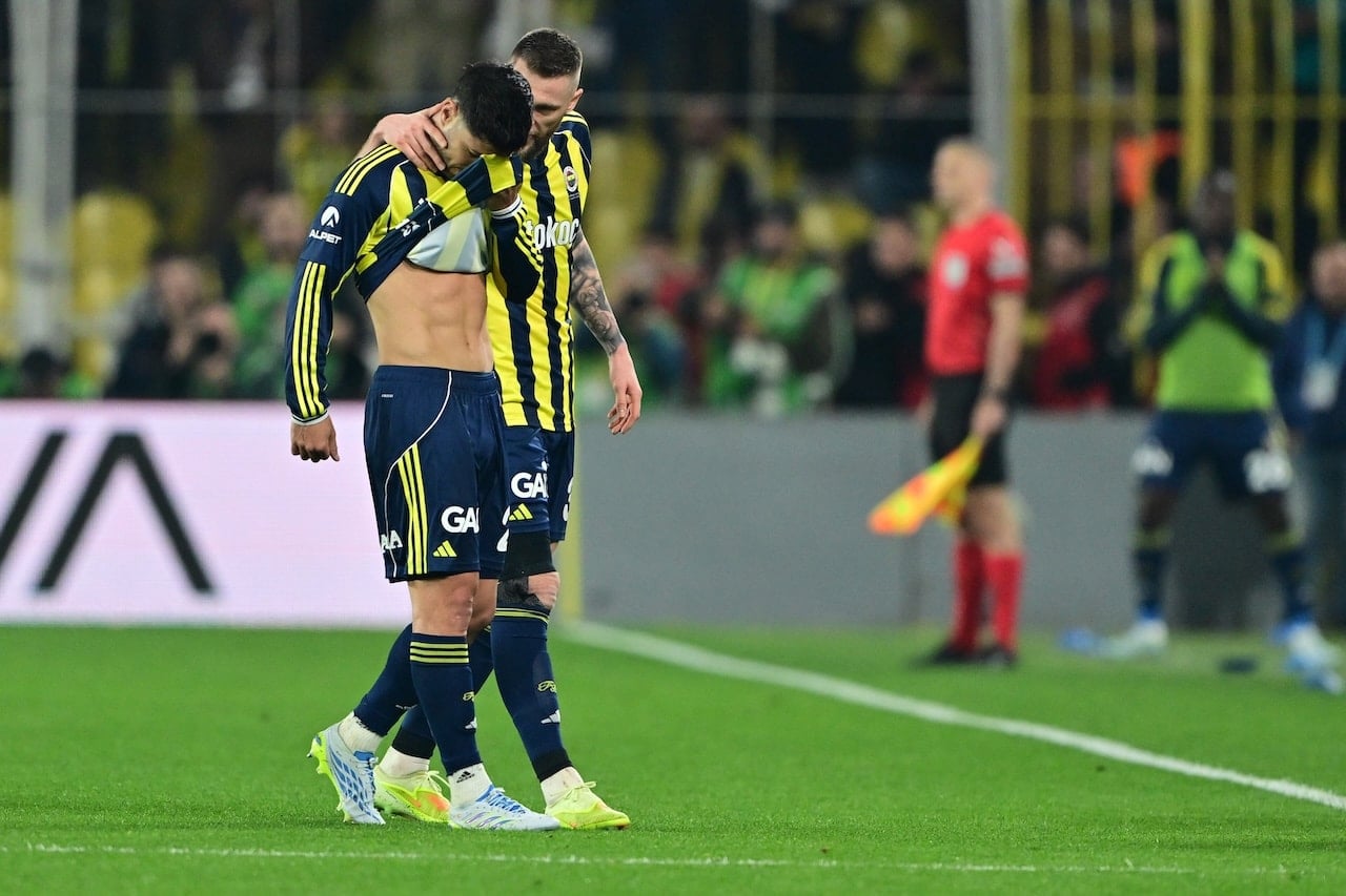 Fenerbahçe’ye yıldız oyuncusundan kötü haber
