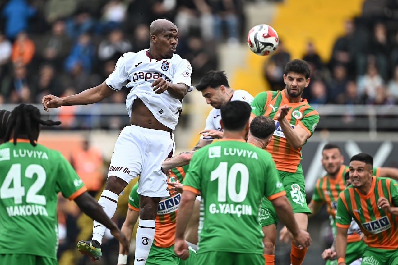 Zirve yarışında Trabzonspor'a ağır darbe