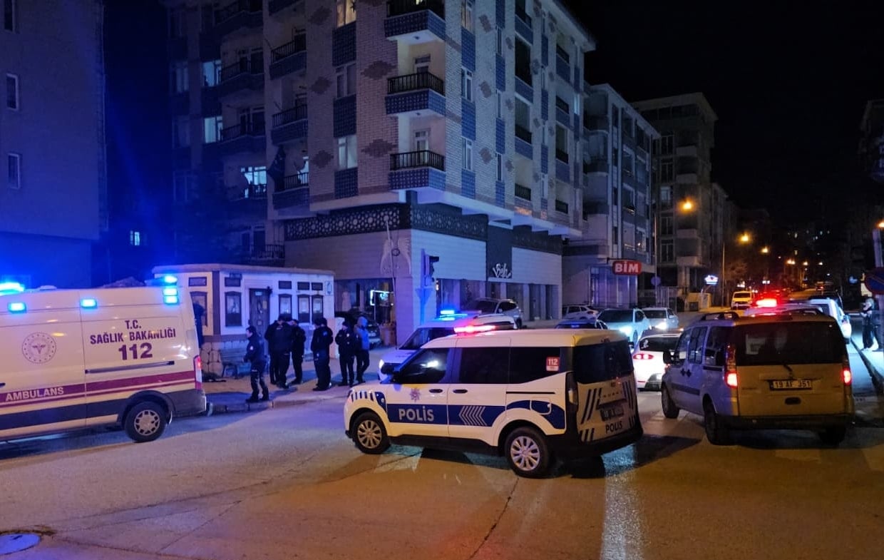 Çorum'da 16 yaşındaki çocuk tartıştığı arkadaşını bıçaklayıp hastaneye kaçtı