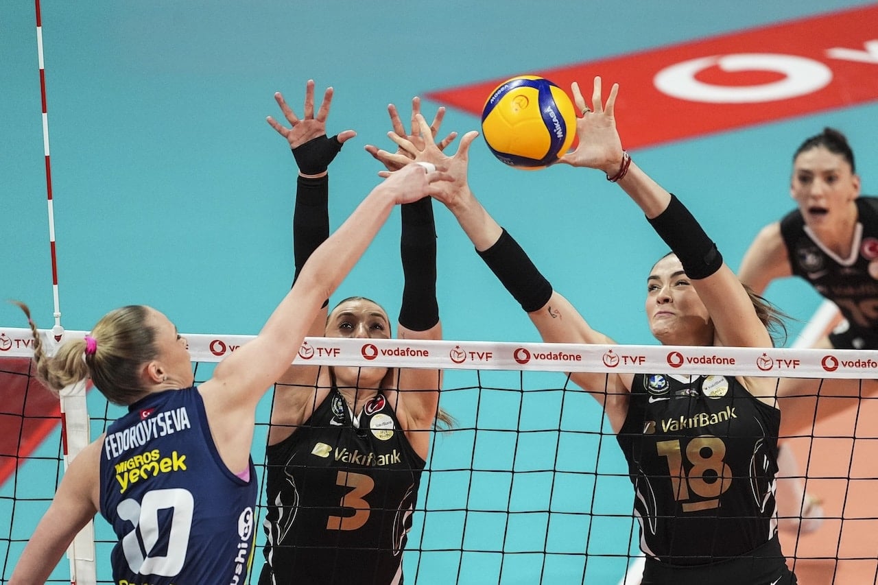 VakıfBank seride öne geçti