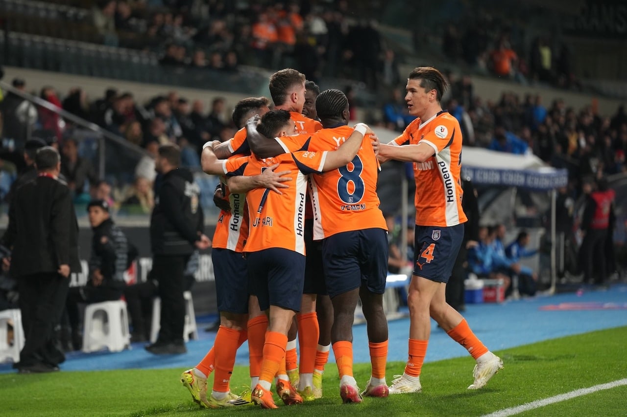 Başakşehir gol oldu yağdı