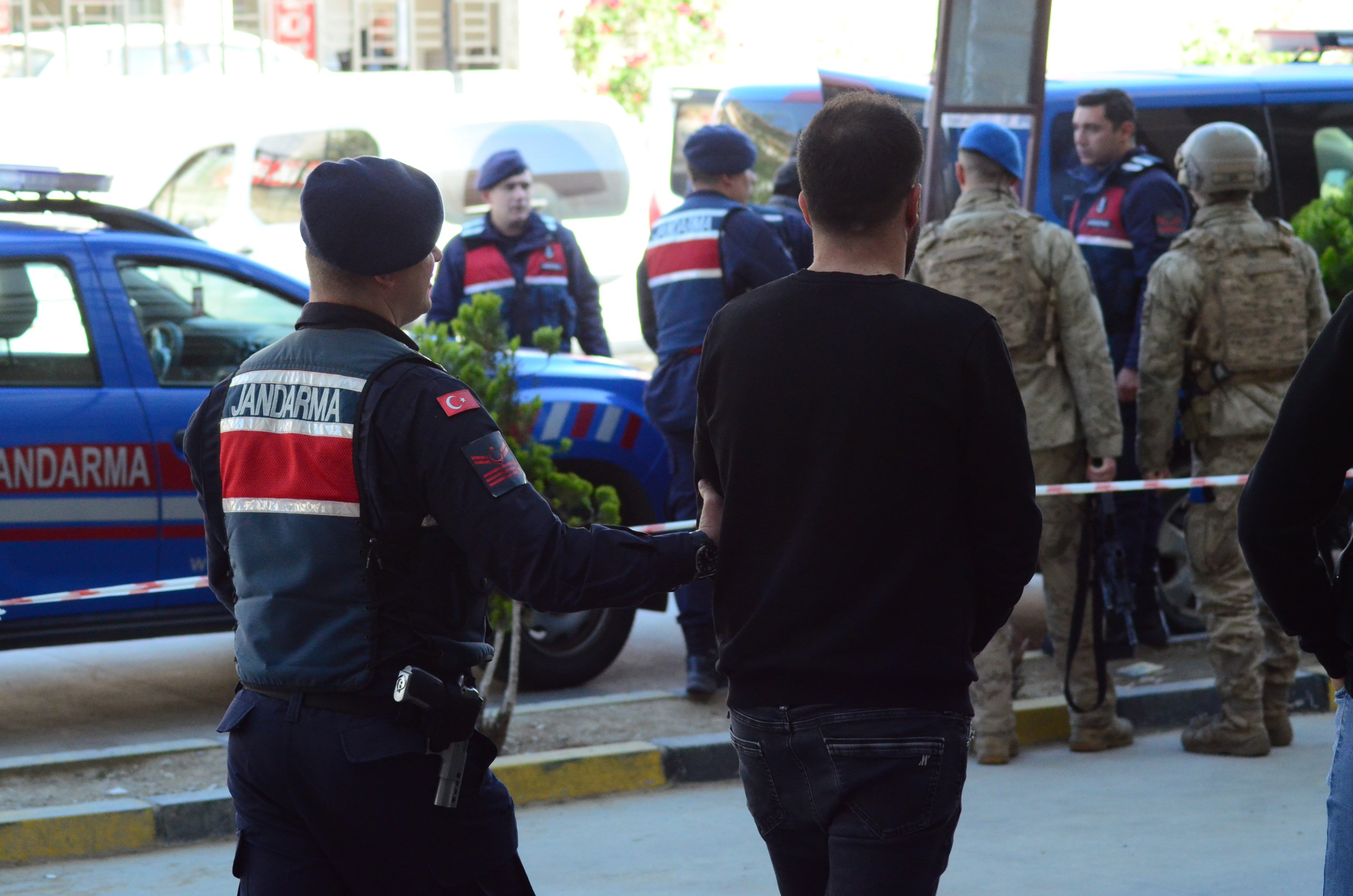 Aydın'da uyuşturucu operasyonunda 52 şüpheli yakalandı