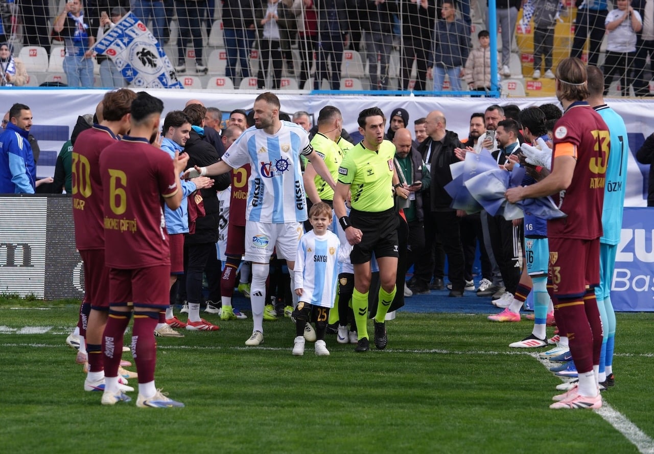 İşte futbol, işte centilmenlik! Derbi öncesi Erzurum’da örnek hareket